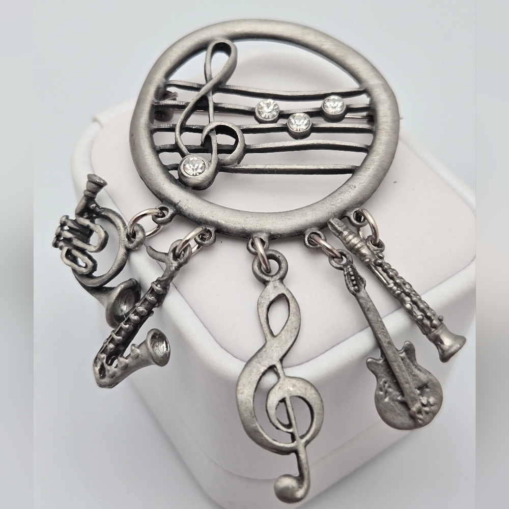 Pewter Musical Brooch Dangling Instruments Notes Figural Pin - Picture 8 of 8